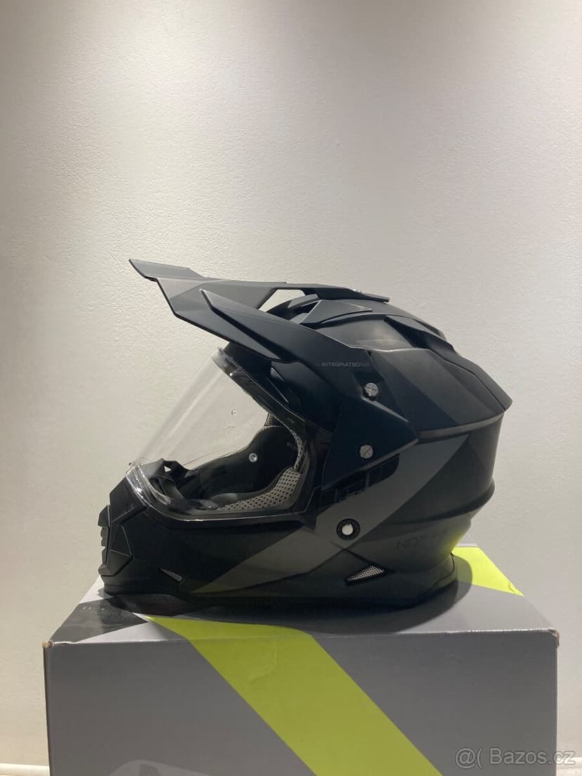 Helma/přilba NOX N312