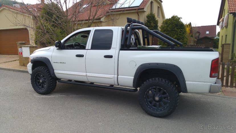 Dodge ram 1500 lifted mnoho úprav LPG 6ti místná kabina