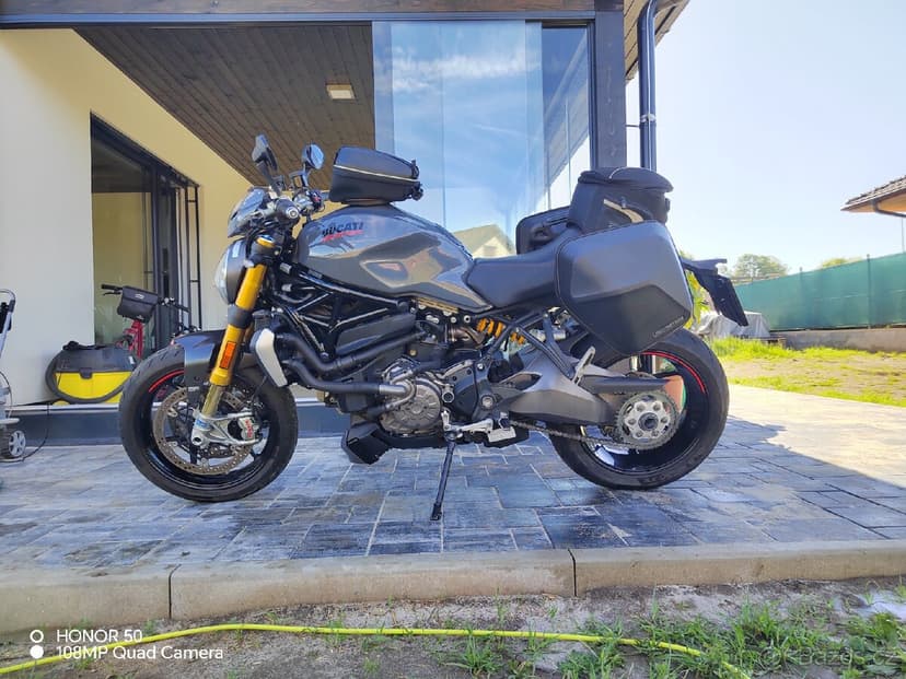Ducati Monster 1200S