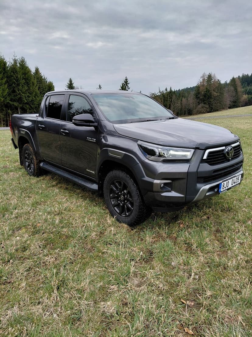 Toyota Hilux 2,8D, r.v. 2023