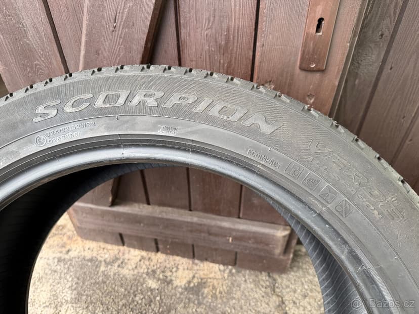 Pirelli scorpion verde. 285/45 R22