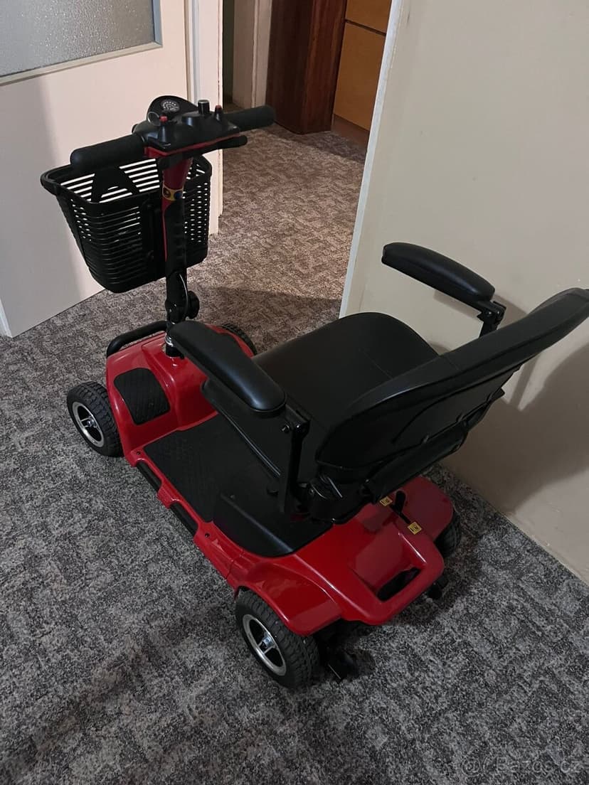 Elektrický vozík pro seniory(čtyřkolka)