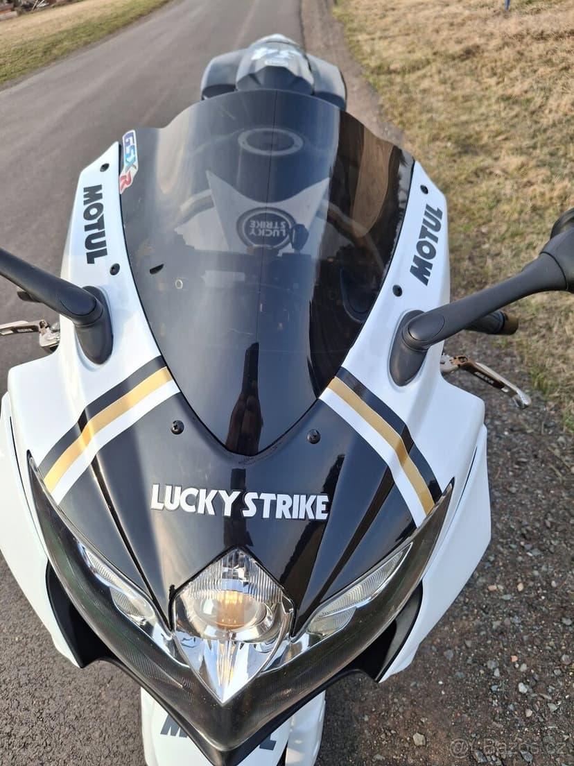 Suzuki gsxr 750 k8