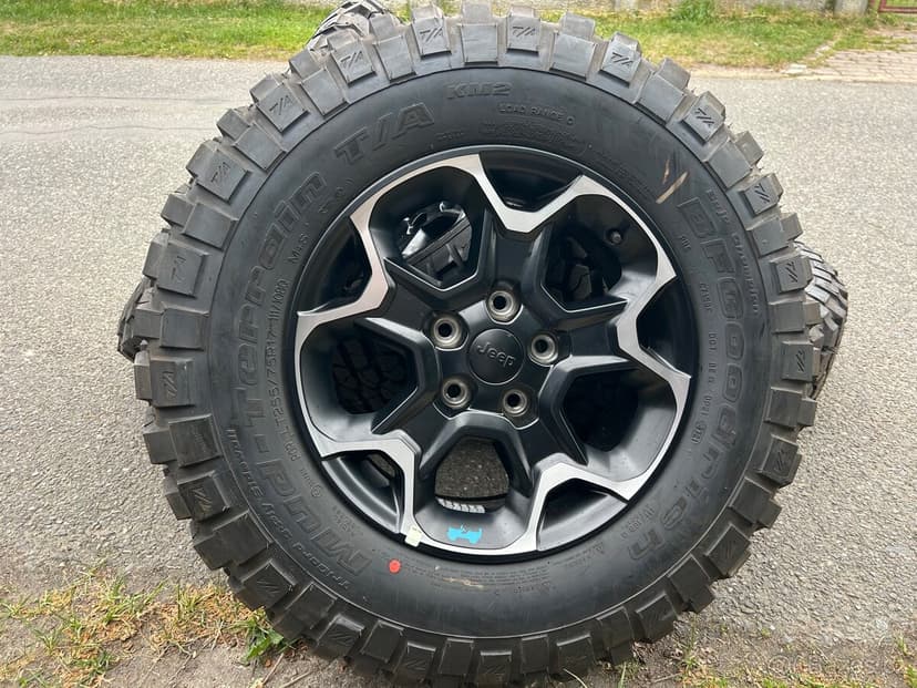 Kola Jeep Wrangler BF Goodrich 255 75 17 MT