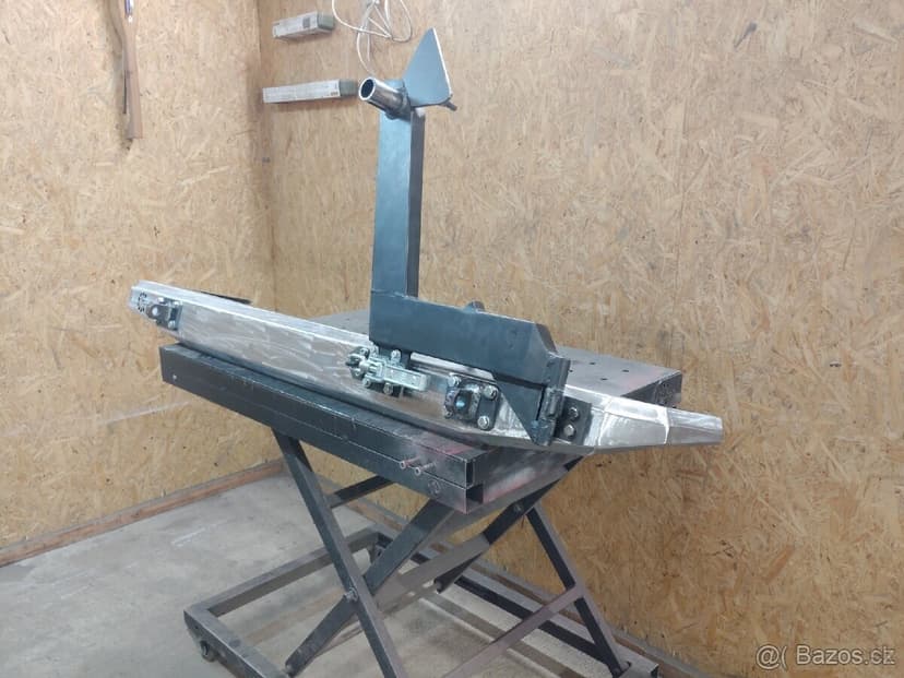 Pevnostný nárazník, držiak rezervy