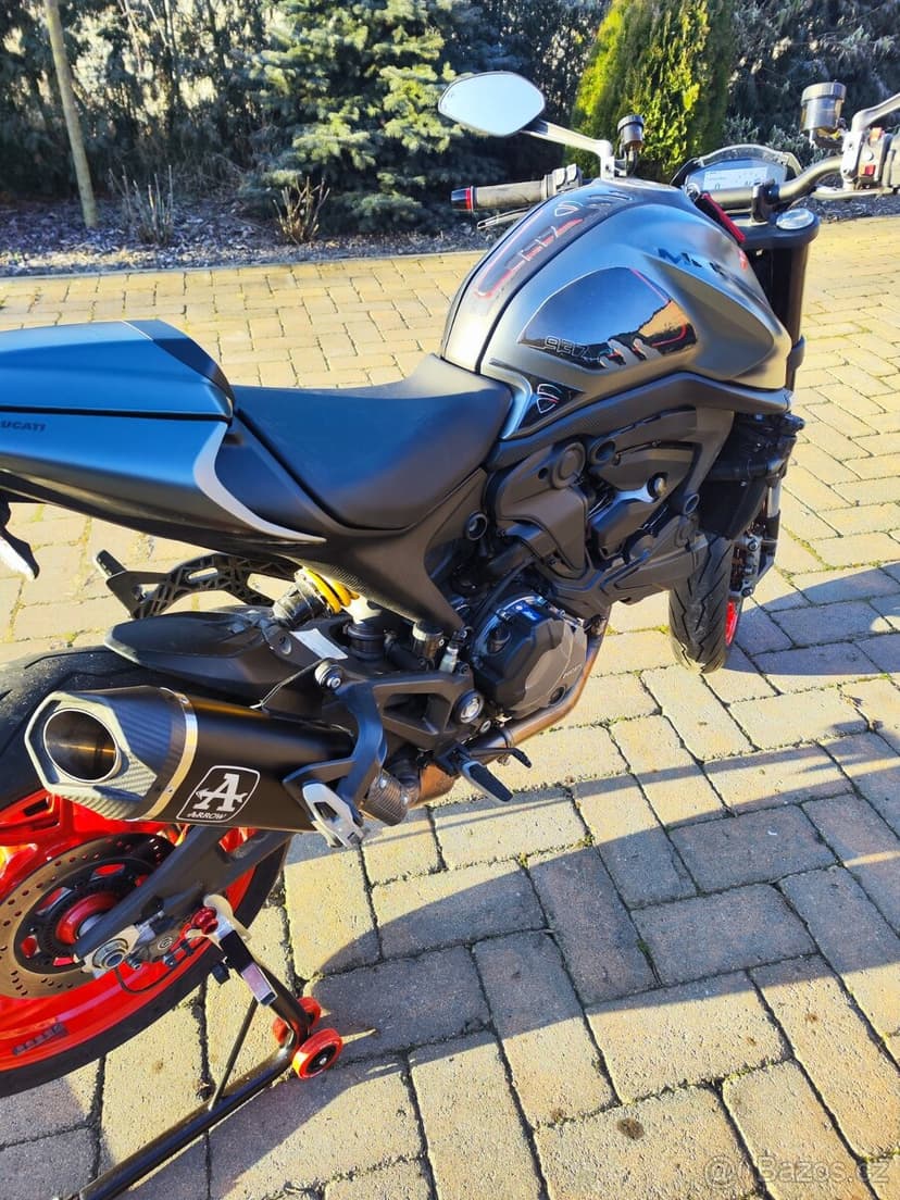 Ducati monster 937+ 2022