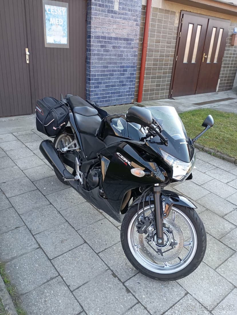Honda CBR 250 MC41