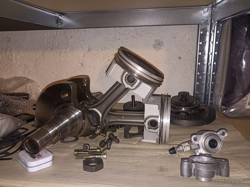 Predám motor Apríla Tuono,Rsv 1000RR