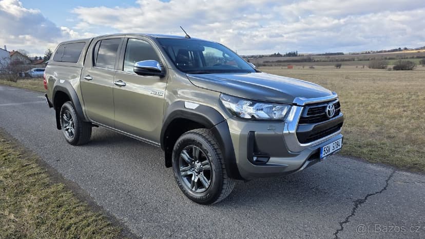 Toyota Hilux 2.8d-4D nové v ČR 1majitel 59430km