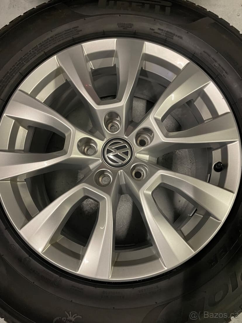 Original zimni vw Amarok r17 5x120 245/65/17 95%