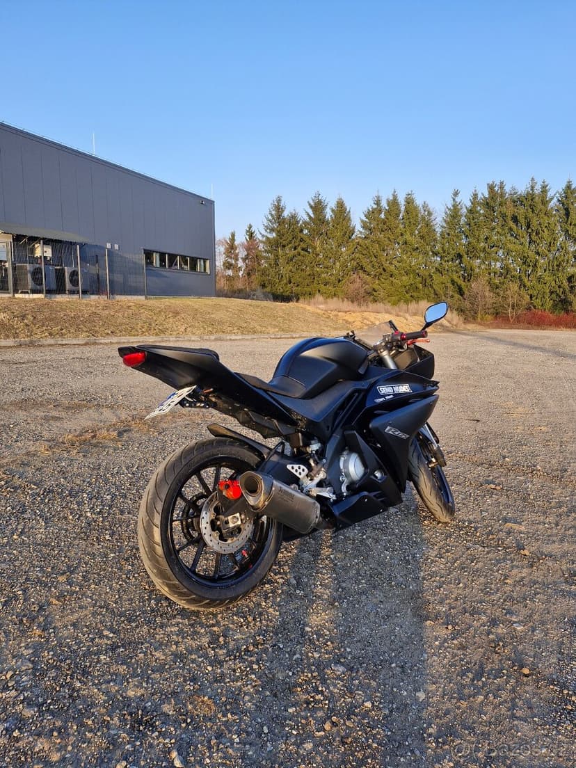 Yamaha YZF-R125, r. v. 2014 – po GO motoru, Akrapovič