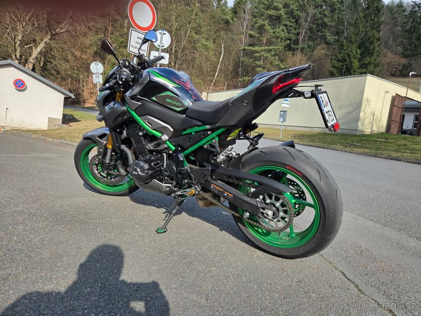 Kawasaki Z900SE 2025