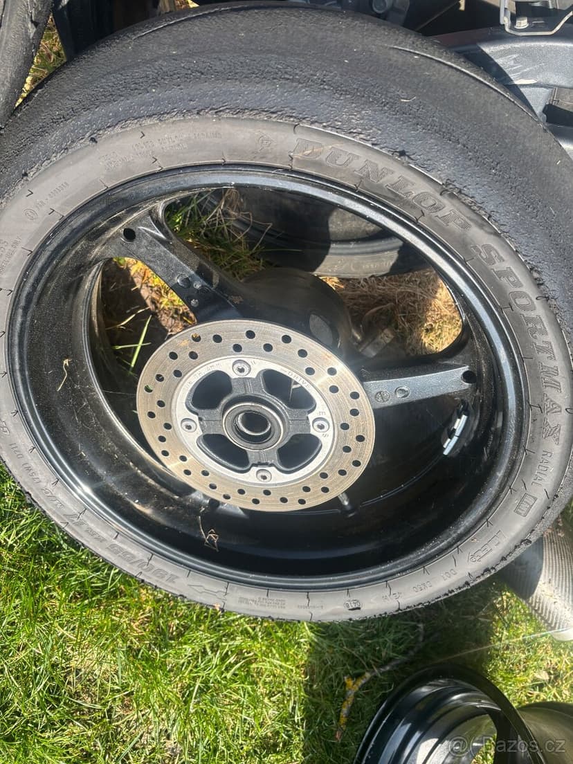 Predni a zadni kolo na Honda CBR 1000RR Fireblade 04-07 SC57
