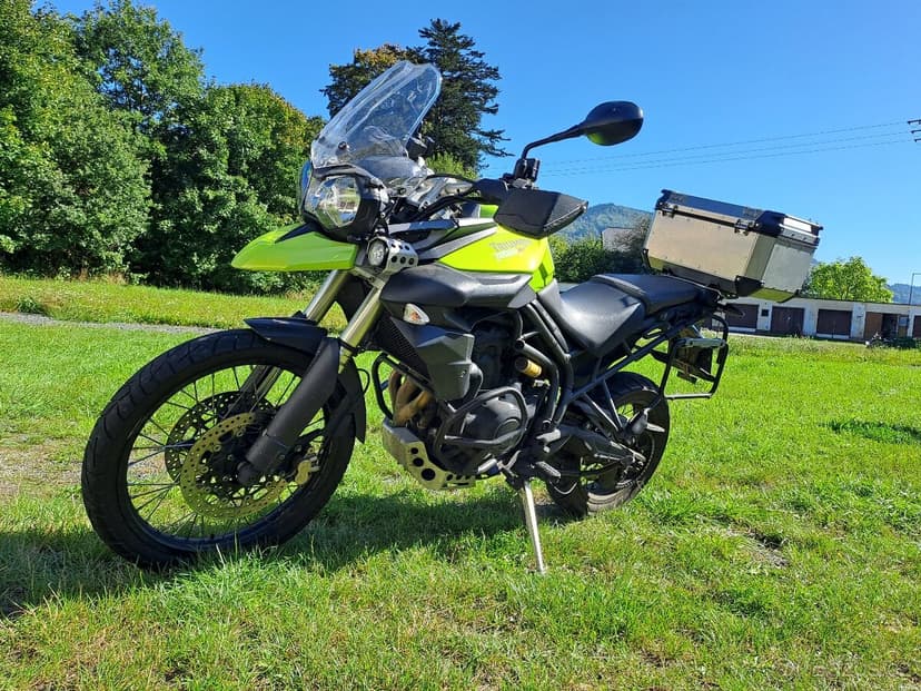 Triumph 800XC