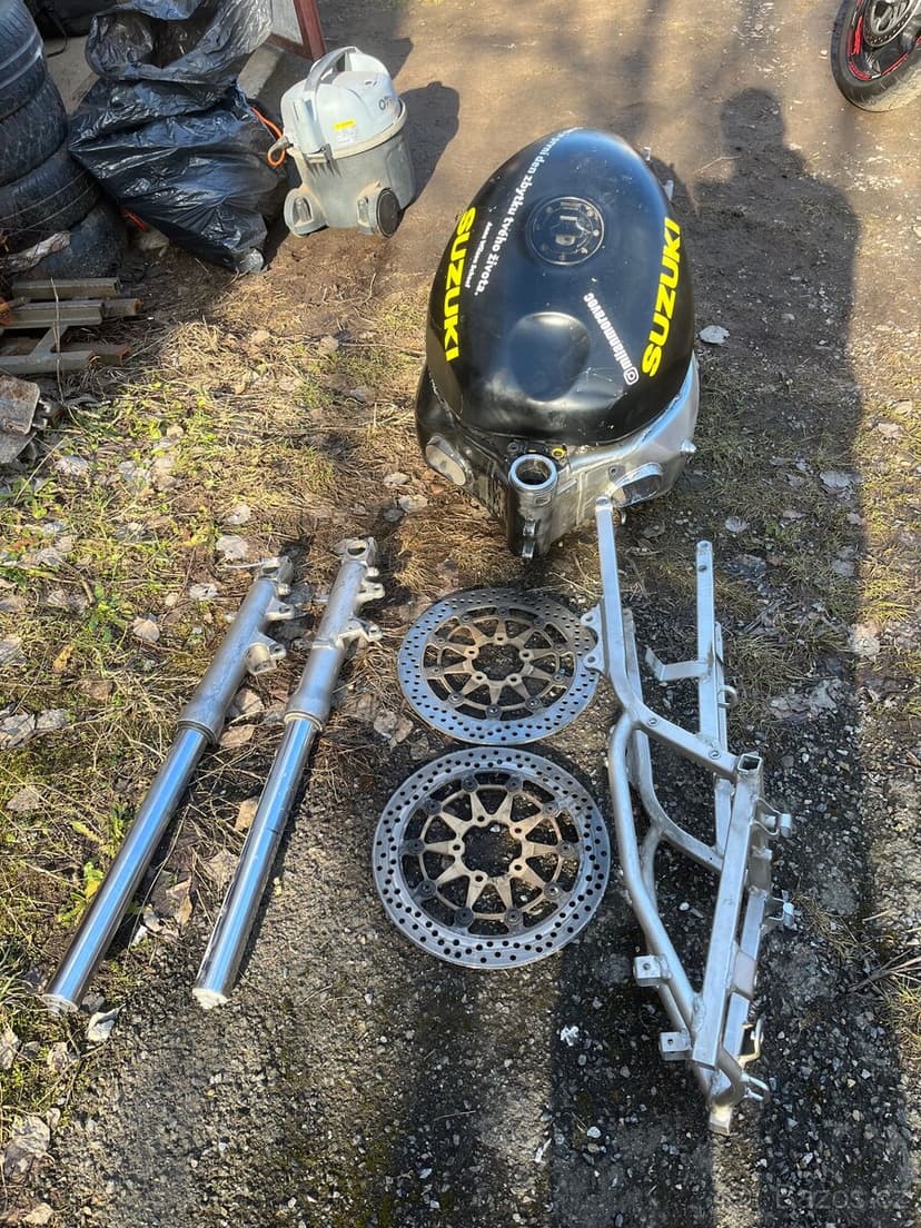 Suzuki GSXR 600 SRAD 1998 S TP