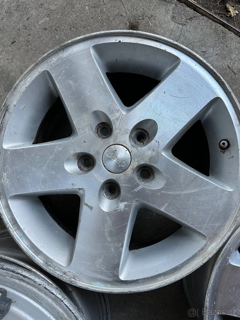 Jeep Wrangler original alu disky 5x127 r17