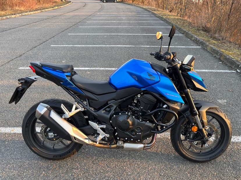 Honda CB750 Hornet 2025