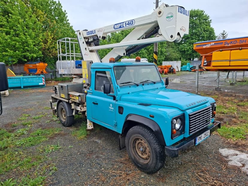 LAND ROVER DEFENDER 130