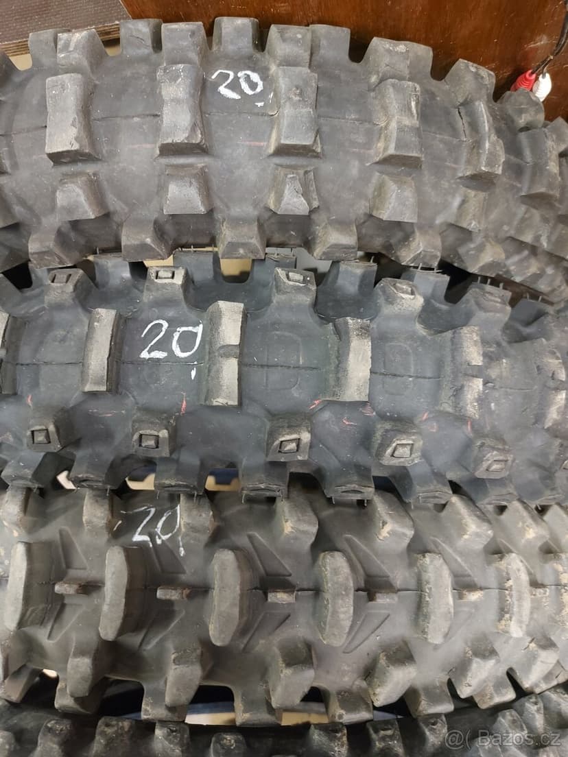 Terénní moto pneu, drapáky 110/90 19, 80/100 21, 90 100/16