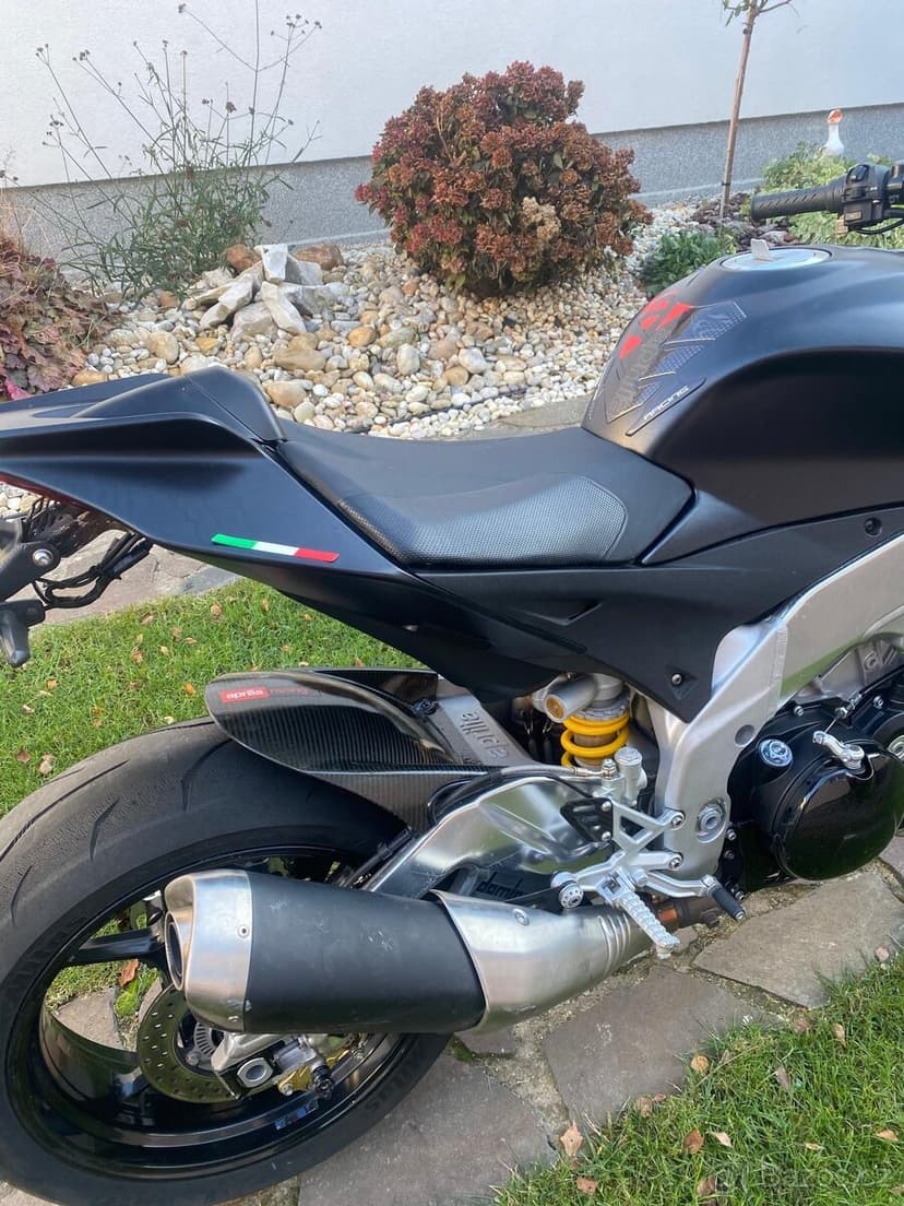 APRILIA TUONO V4 RSV4