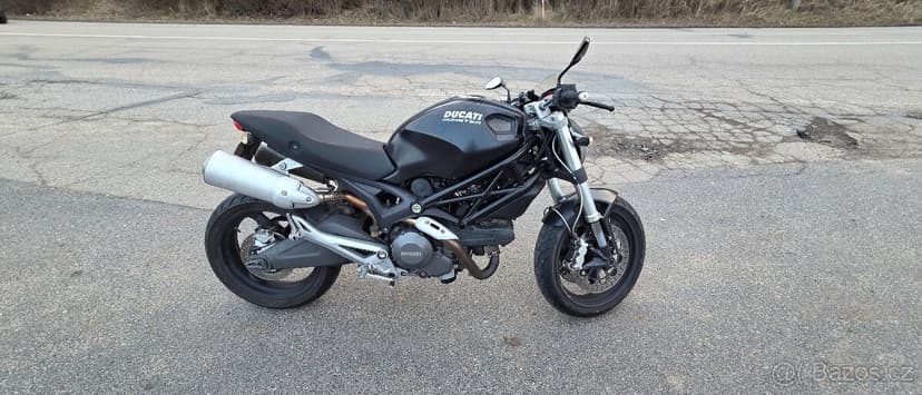Ducati Monster 696