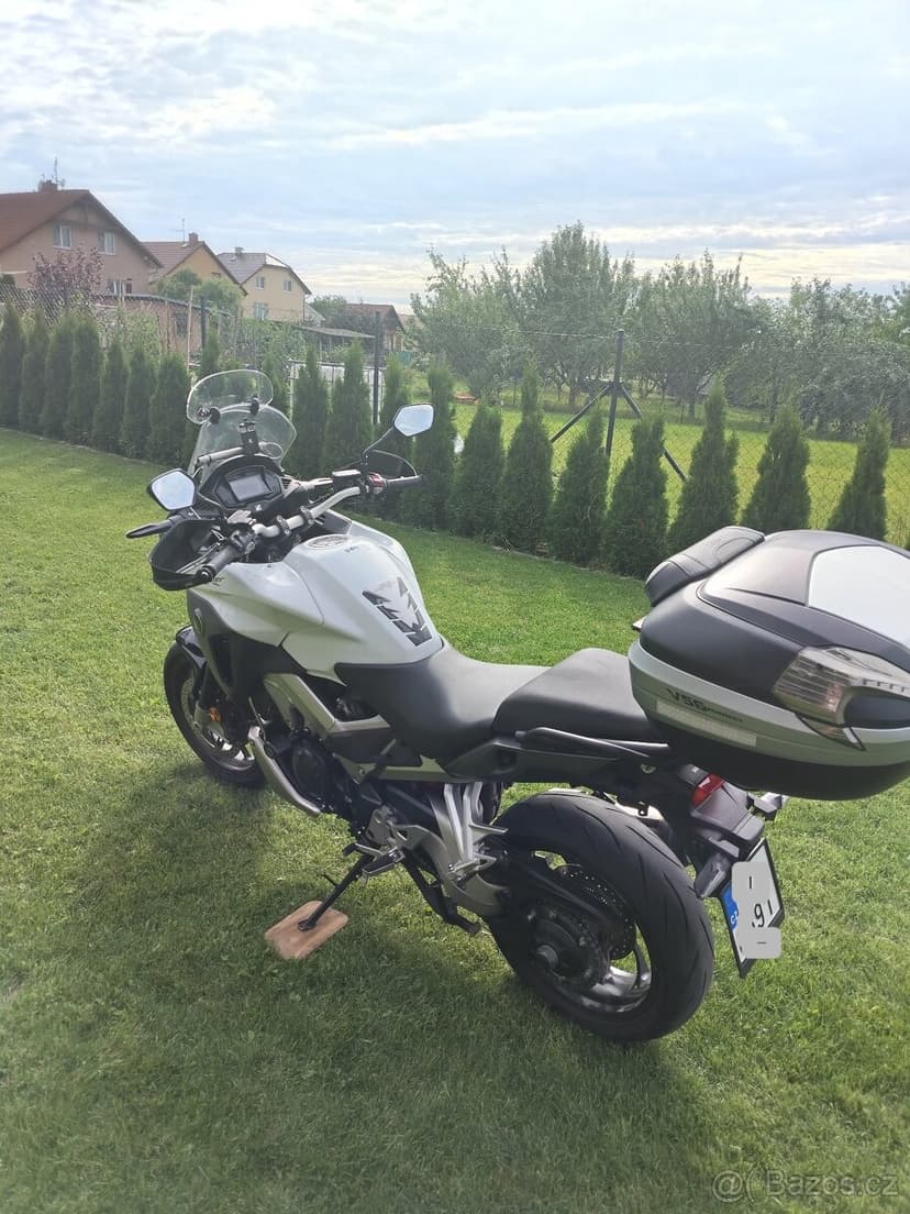 Honda vfr 800 crossrunner