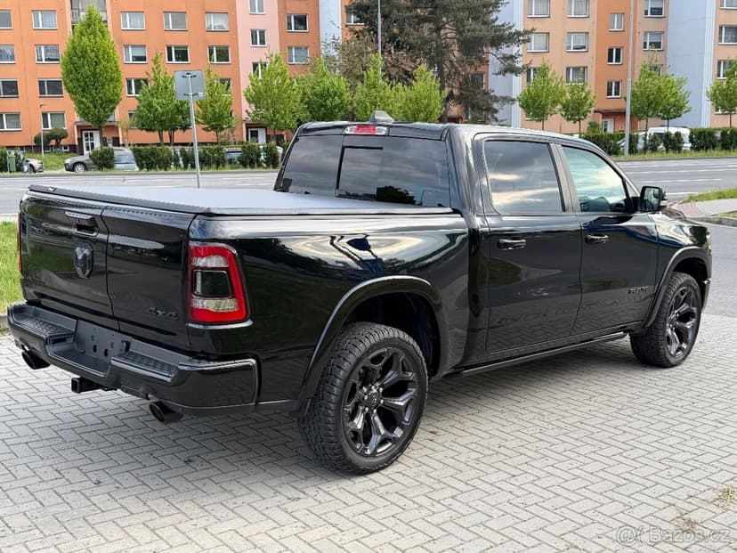 Dodge RAM 1500 5.7 V8 HEMI—LIMITED—2020–ALL BLACK—108.000km—
