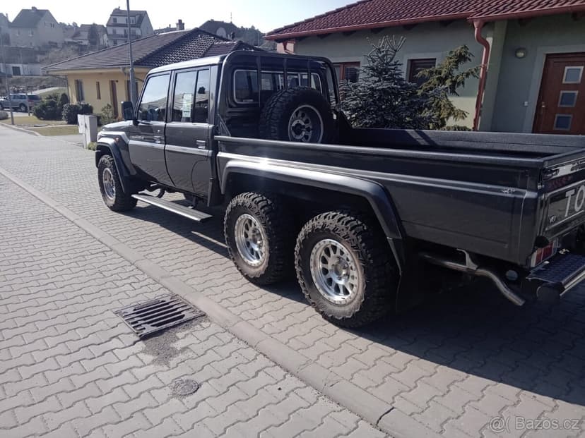 Land Cruiser 79 VDJ 6x6 4,5TD V8 S L E V A
