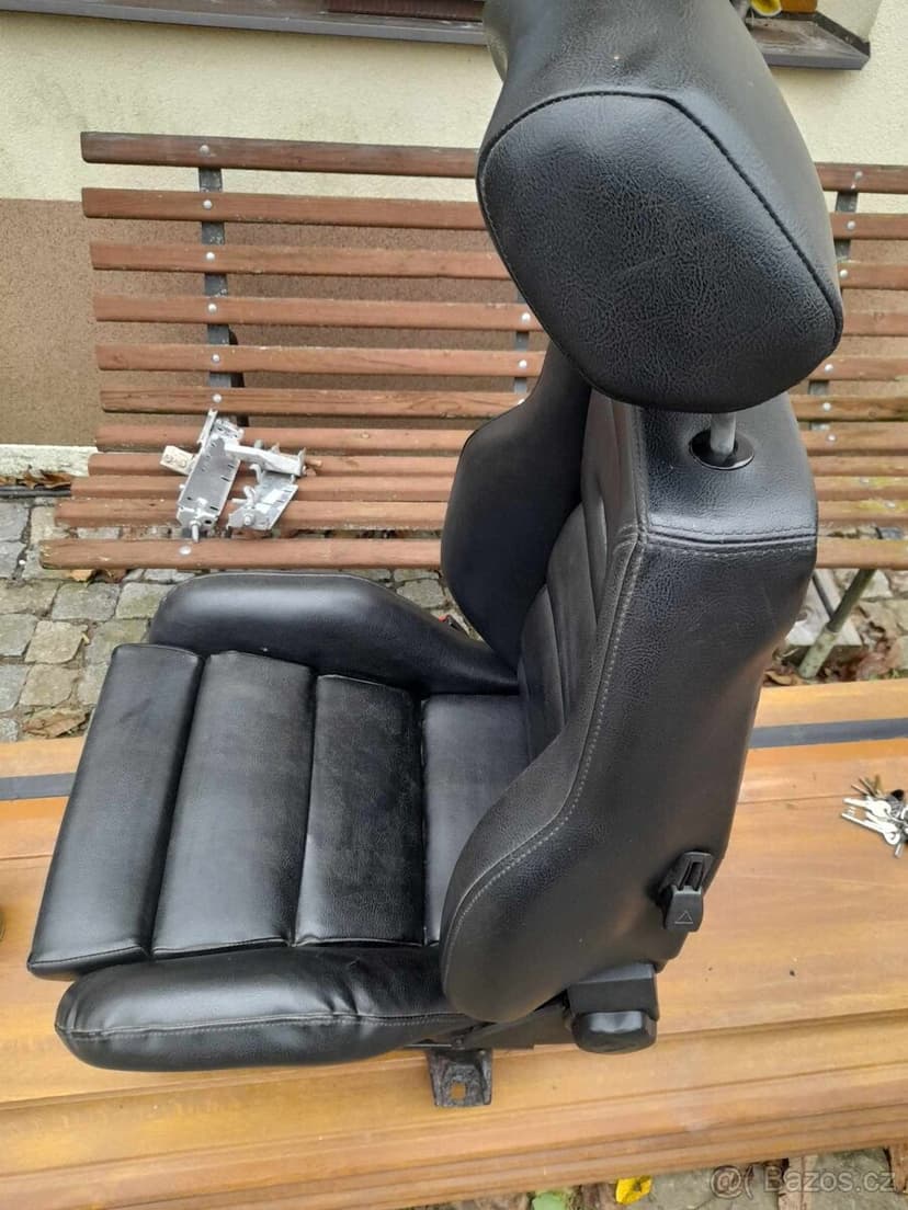 Sedák- FORD Sierra Cosworth