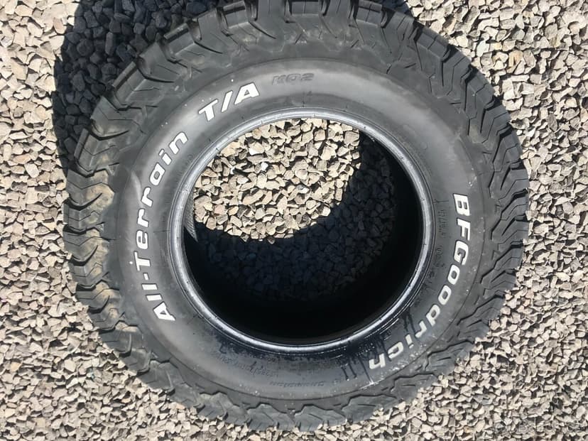 285/70 R17 all-terrain T/A KO2 BFGoodrich