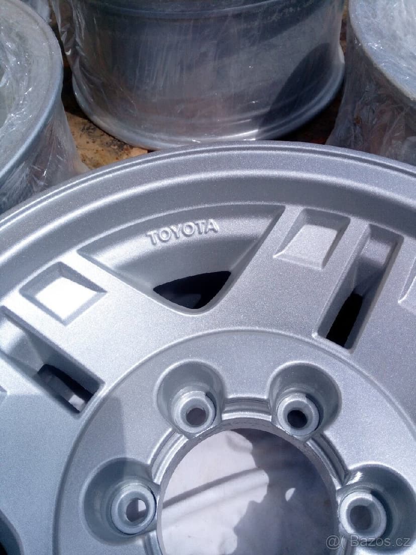 Toyota Land Cruiser.