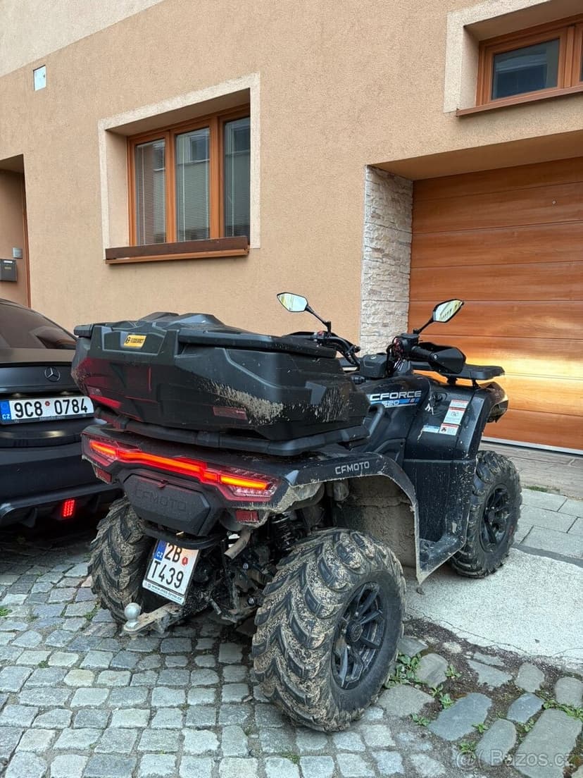 Čtyřkolka CFMOTO Gladiator X520 EPS – Euro5, černá, zánovní