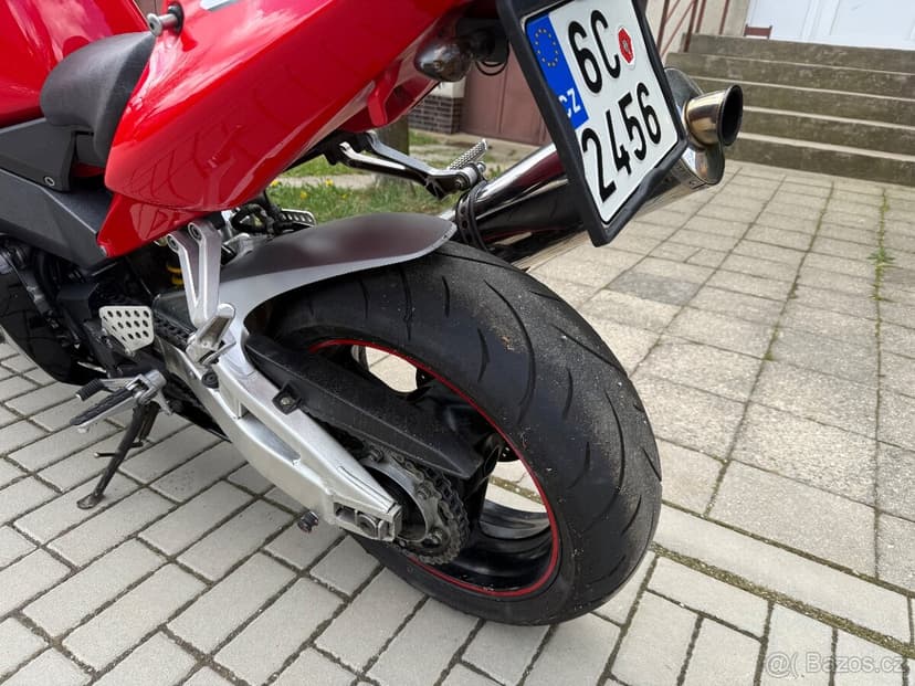 Honda CBR 954RR Fireblade (2002) – zachovalá, málo ježděná
