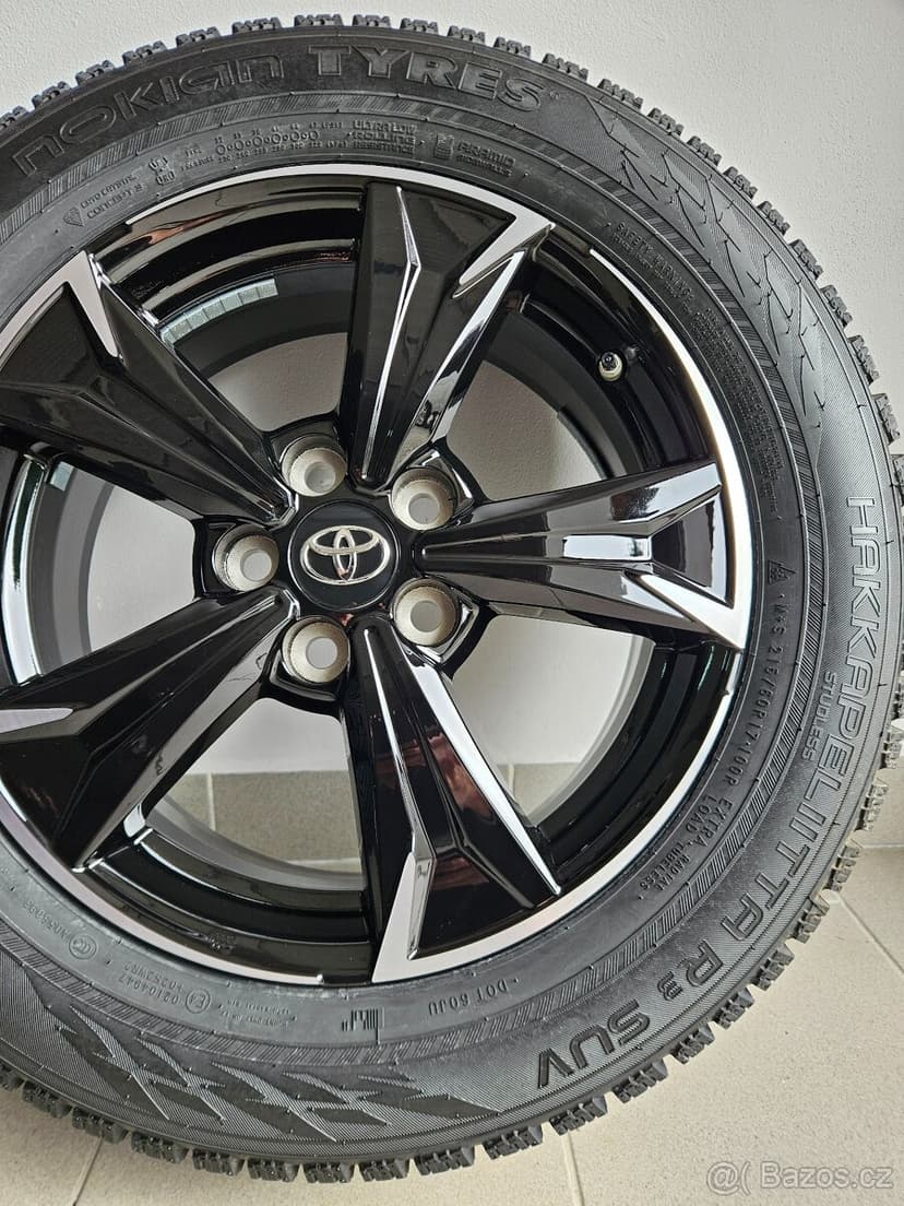 Orig. Toyota 5x114 _ Zimní 215/60/17 - Nové -