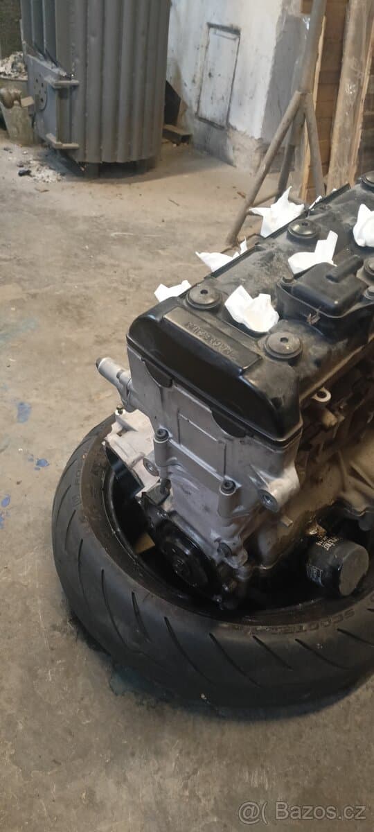 Motor Suzuki GSX-R 1000 2003