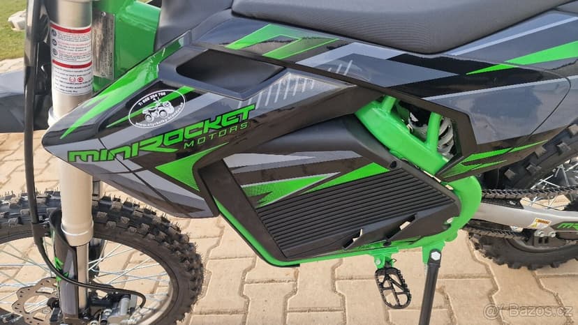 Dětská elektrická motorka pitbike MRM EcoPit 5000W 72V, kola