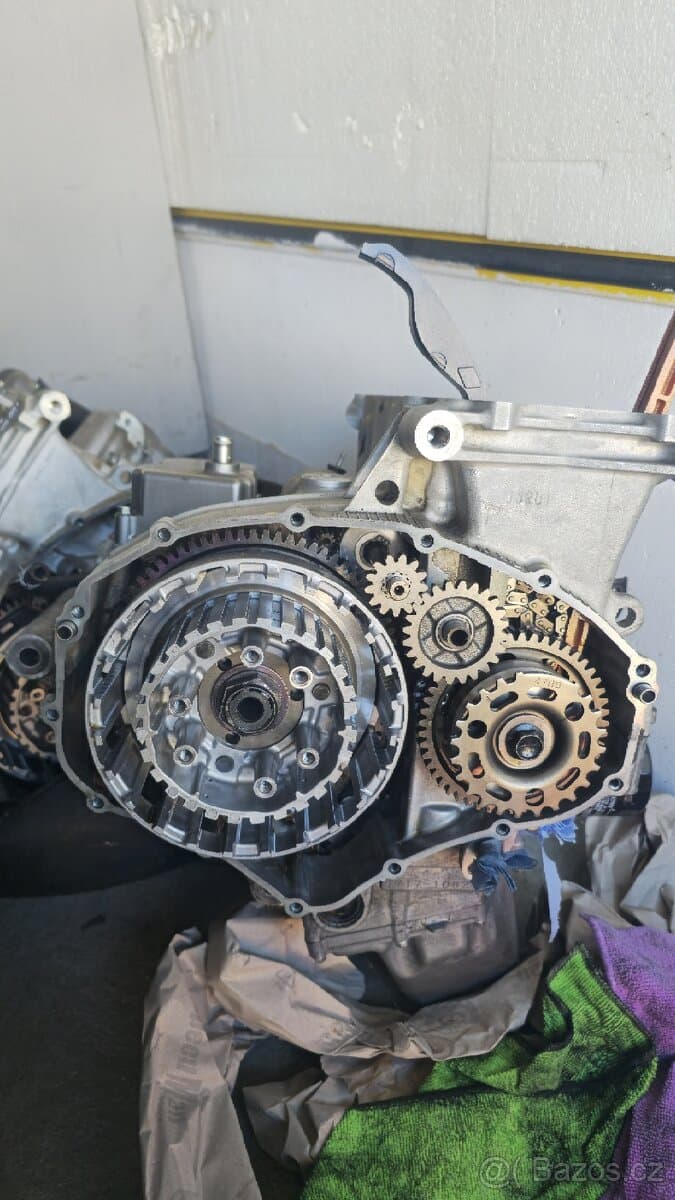 Motor Suzuki GSX-R 1000 L2