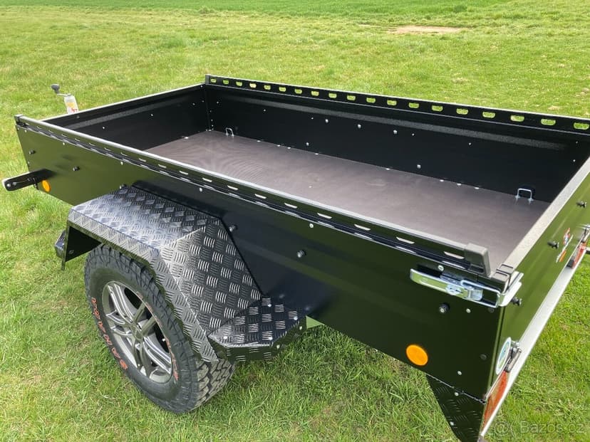 OFFROAD Přívěsný Vozík Valník BLACKOUT 1300kg TPV/Böckmann