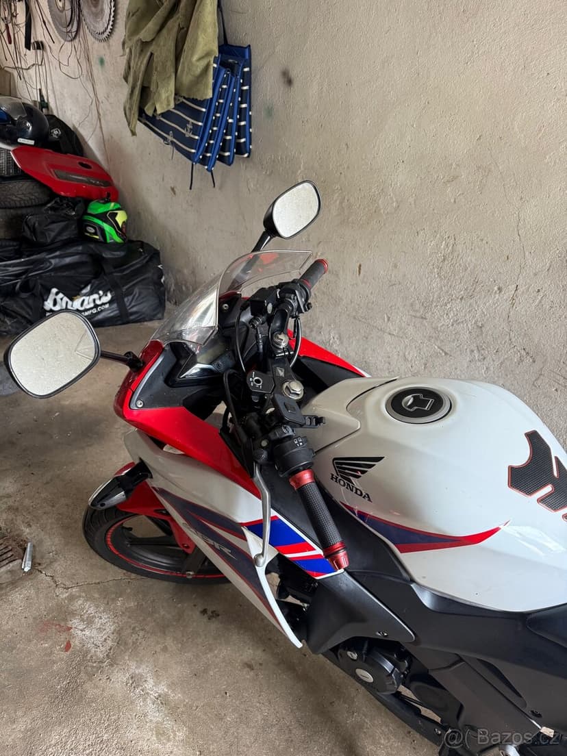 Honda CBR 125R 2011