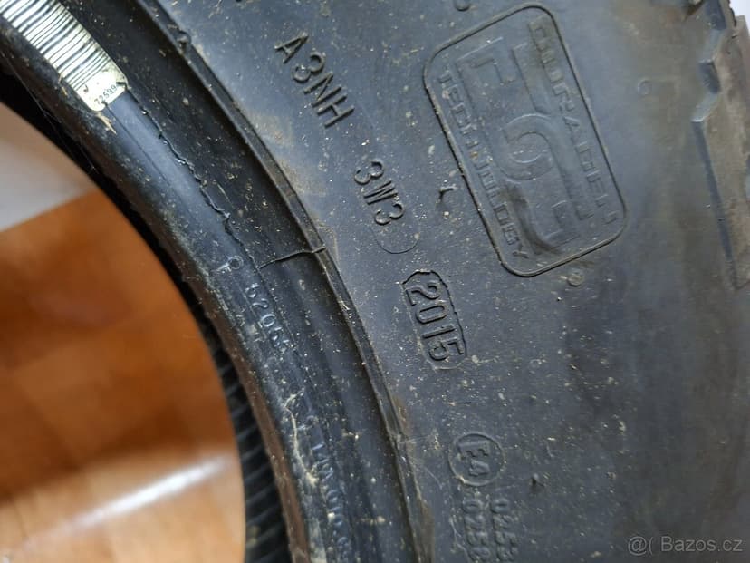 Celoroční pneu 245/70/17 General