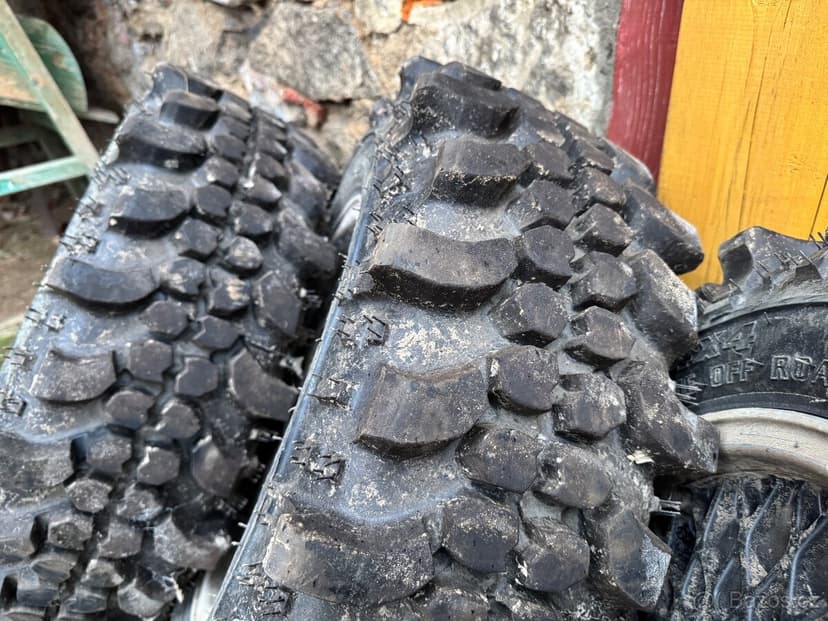 Off-road pneu 15” + disky 5x114.3