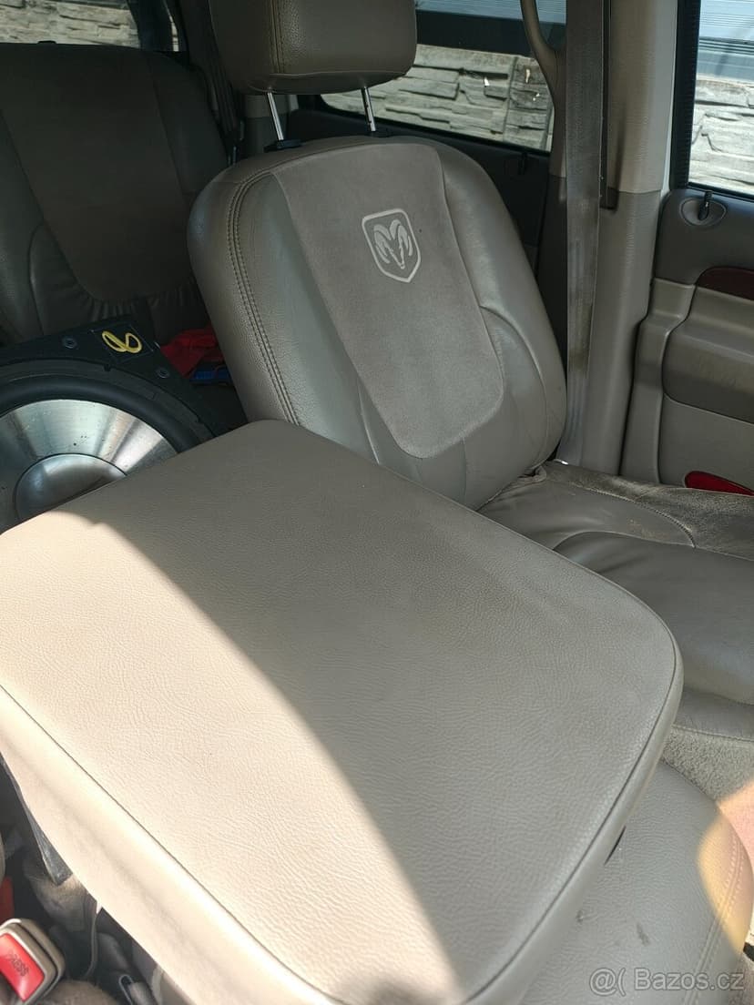 Dodge ram 1500 lifted mnoho úprav LPG 6ti místná kabina