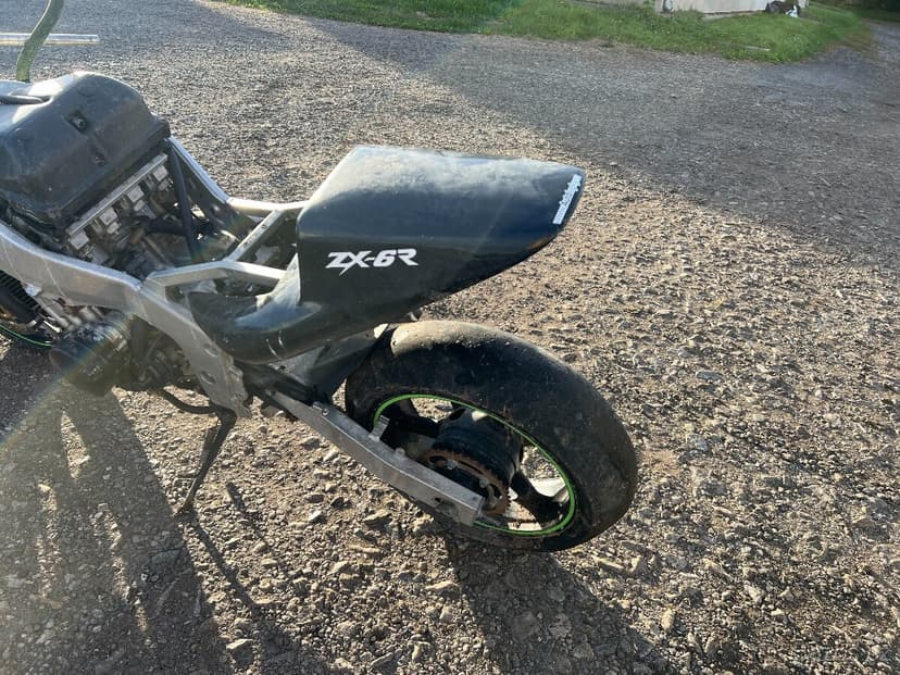 Kawasaki Zx6r Ninja na díly