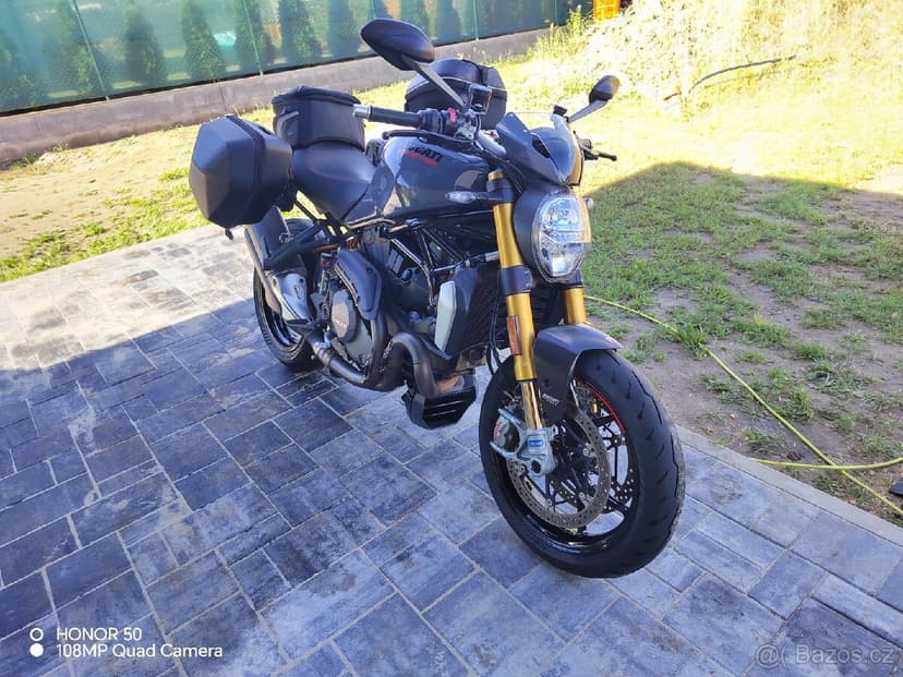 Ducati Monster 1200S