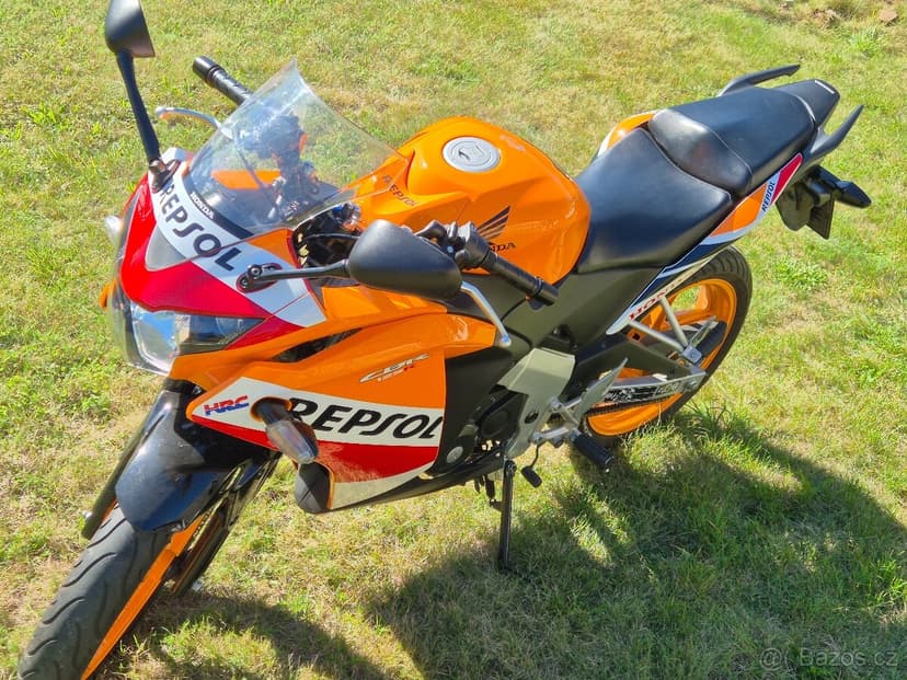 🏍️ Honda CBR125R – 2015, oranžová Repsol