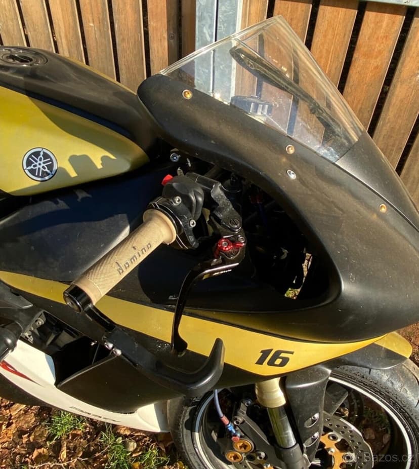 Laminaty vcetne nadrze na Yamaha R1 02-03 Rn09