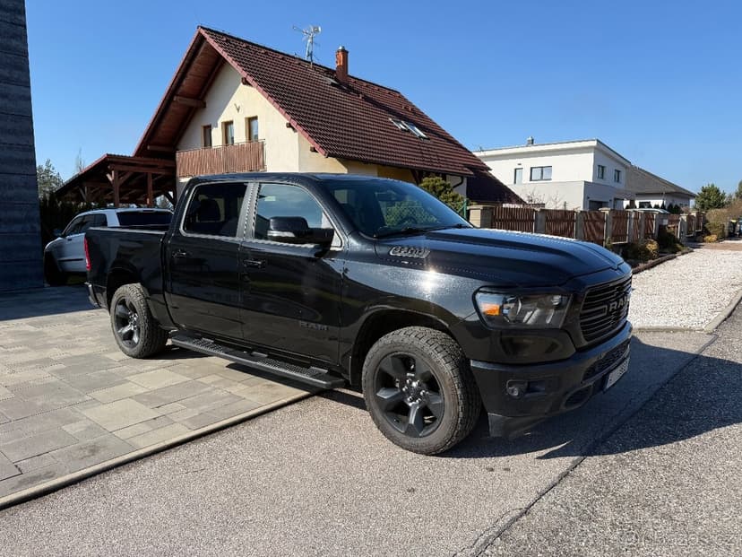 Dodge Ram 5.7 HEMI 2019 Nehavarovaný