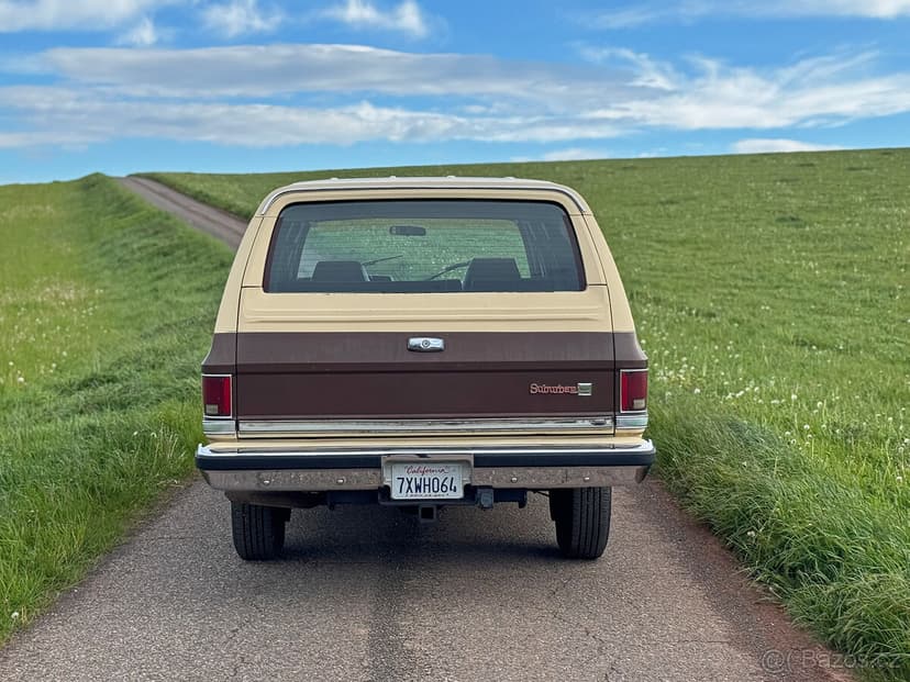 GMC SUBURBAN 3500 V25 Conventional – 5.7 V8 4x4