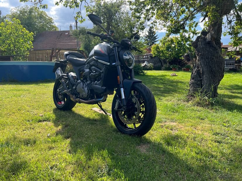 Ducati Monster 937