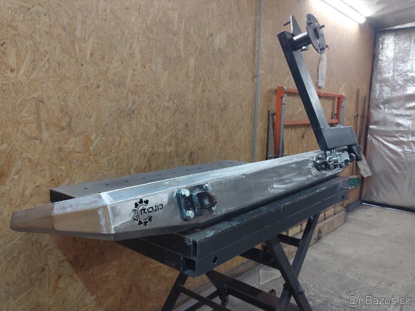 Pevnostný nárazník, držiak rezervy